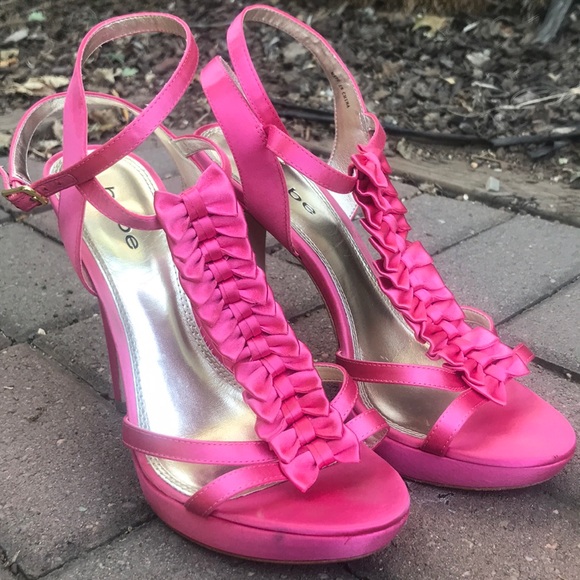 Size 10. Pink with bows - Picture 2 of 5